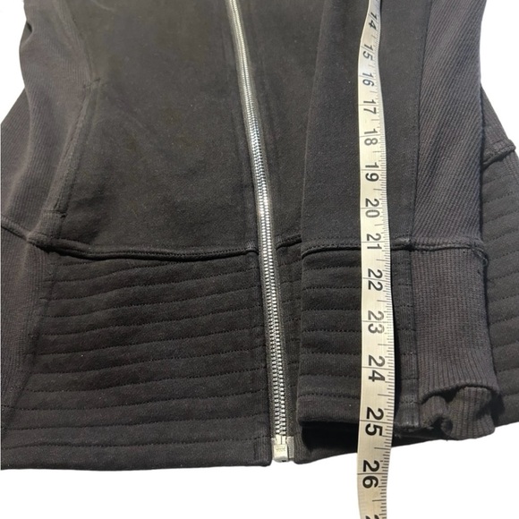 Lululemon Black Radiant Full Zip Jacket Sz 4 - Picture 14 of 14